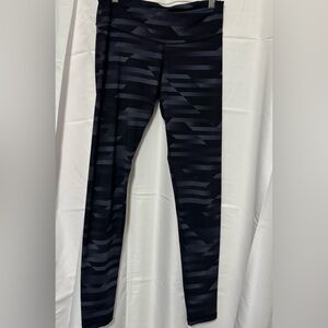 Old Navy Compression Leggings in Medium